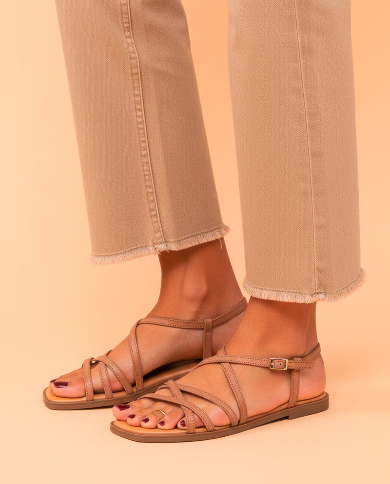 Sandalia plana de piel Bonnie taupe