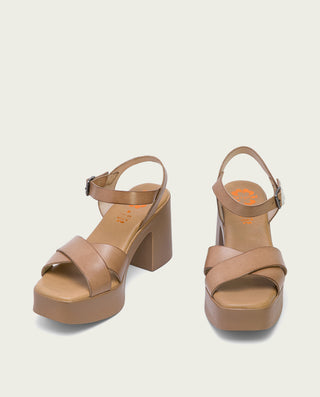 SANDALIA TACÓN PIEL TAUPE ZOE