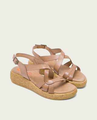 SANDALIA CUÑA PIEL TAUPE GISELA