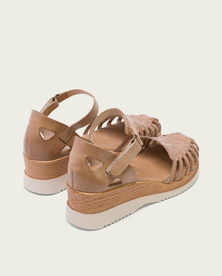 SANDALIA CUÑA PIEL TAUPE LILIANA