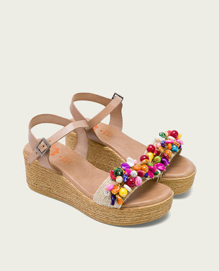 SANDALIA CUÑA CON ABALORIOS TAUPE COLORES IRATI
