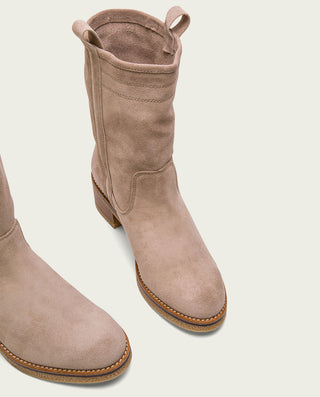 BOTAS PLANAS ARENA CON TIRADORES PAULA