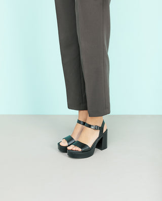 SANDALIA TACON ALTO NEGRO AVA